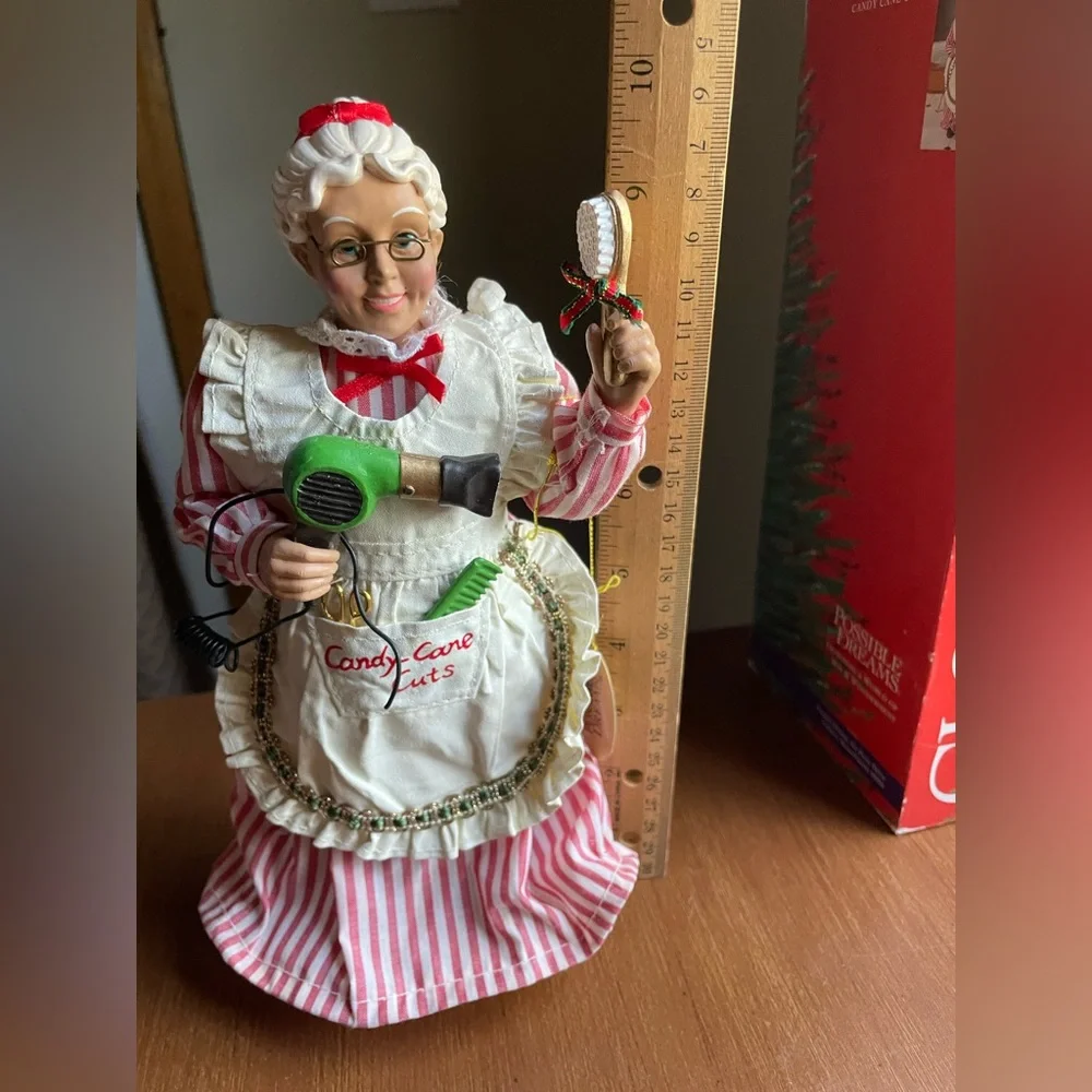 CLOTHTIQUE POSSIBLE DREAMS MRS.CLAUS Candy Cane Cuts Hair Stylist Figure Dept 56